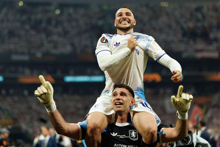 Emiliano Buendia și Emiliano Martinez