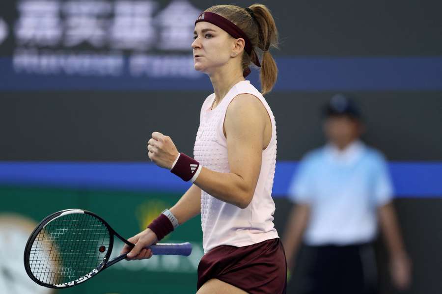 Karolina Muchova réagit pendant son huitième de finale face à Naomi Osaka