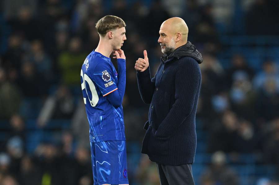 Cole Palmer, do Chelsea, e Pep Guardiola, do Manchester City