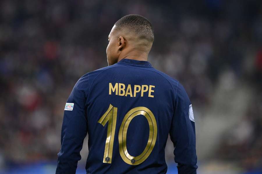 Mbappé senza filtri: "Ho pensato di lasciare la nazionale, non gioco per chi mi chiama scimmia"