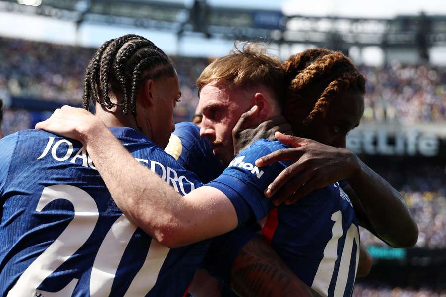 Cole Palmer e João Pedro acabaram com o jogo no MetLife e determinaram a conquista inglesa