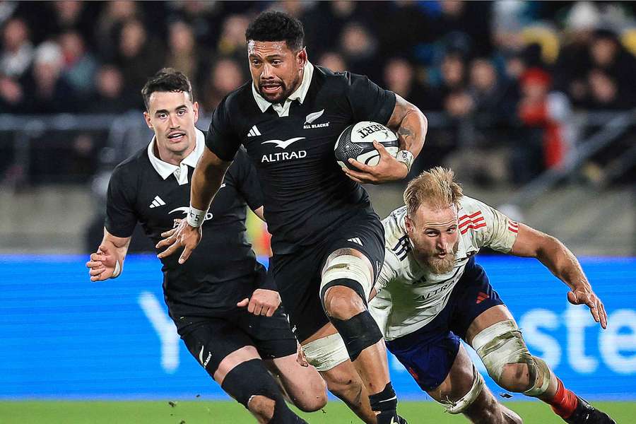 Ardie Savea et les Blacks trop forts pour les Bleus.