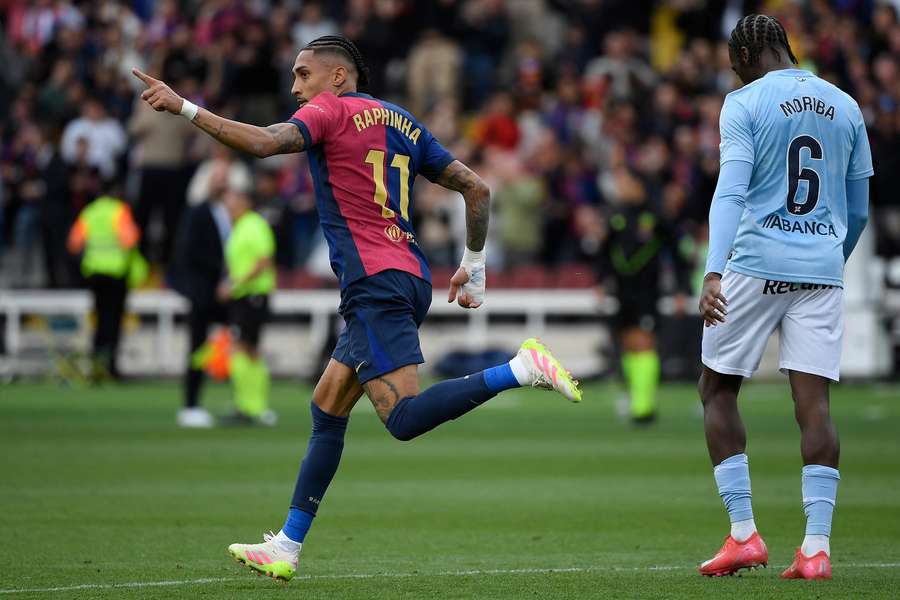 Raphinha esulta per il gol segnato al Celta Vigo