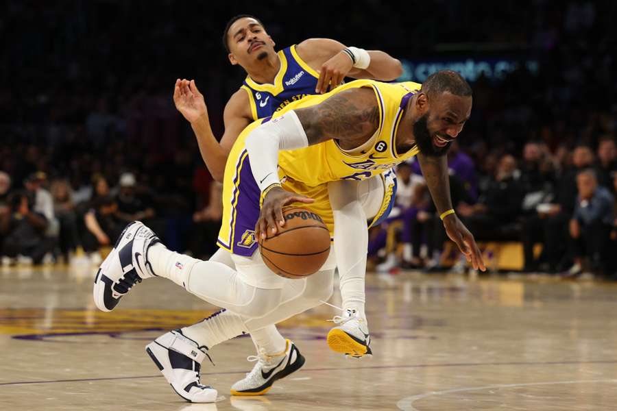 Lakers schakelen titelverdediger Warriors uit en staan in conference finale