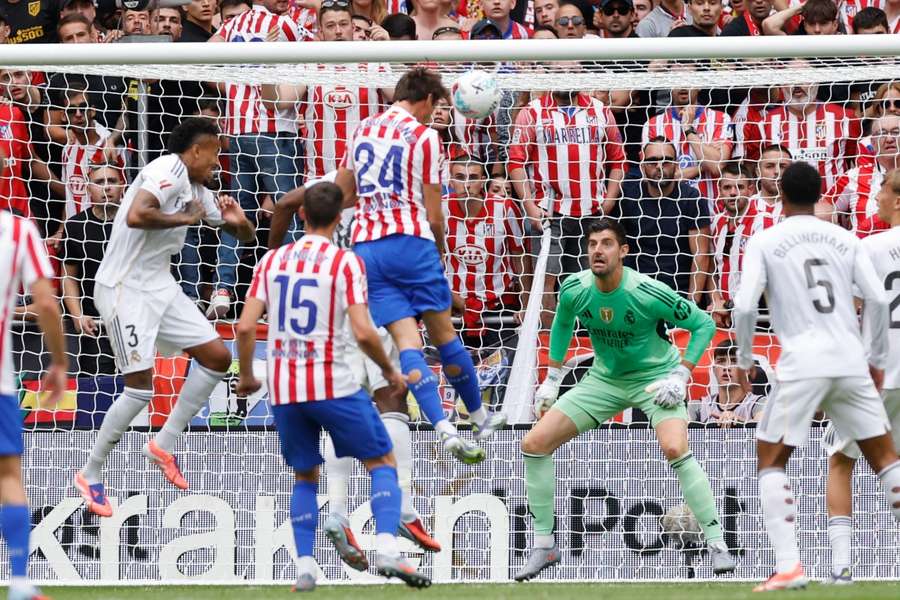 Le Normand, en el momento del remate que supuso el 1-0