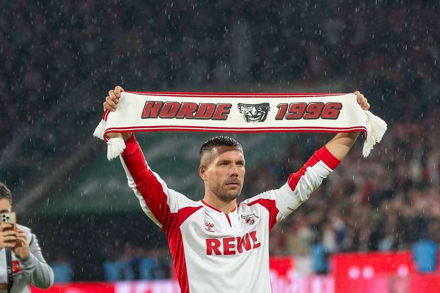 Podolski stammte aus der Jugend Köln und spielte insgesamt 6 Jahre für die Profis.