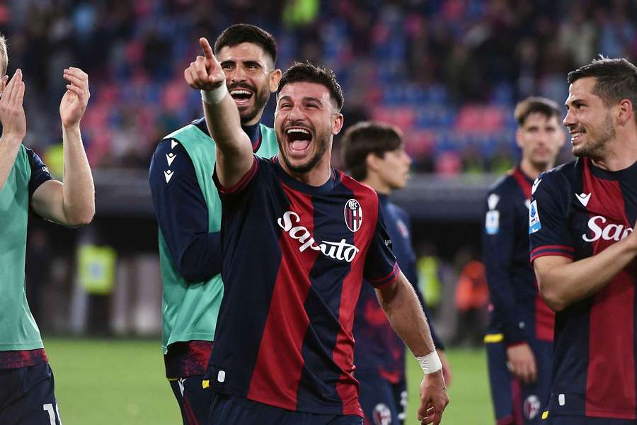 Riccardo Orsolini celebrates victory against Inter