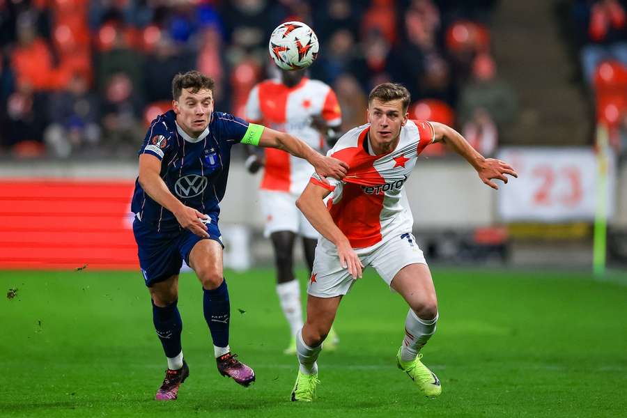 Colin Rosler a Daniel Fila v zápase Slavie s Malmö.