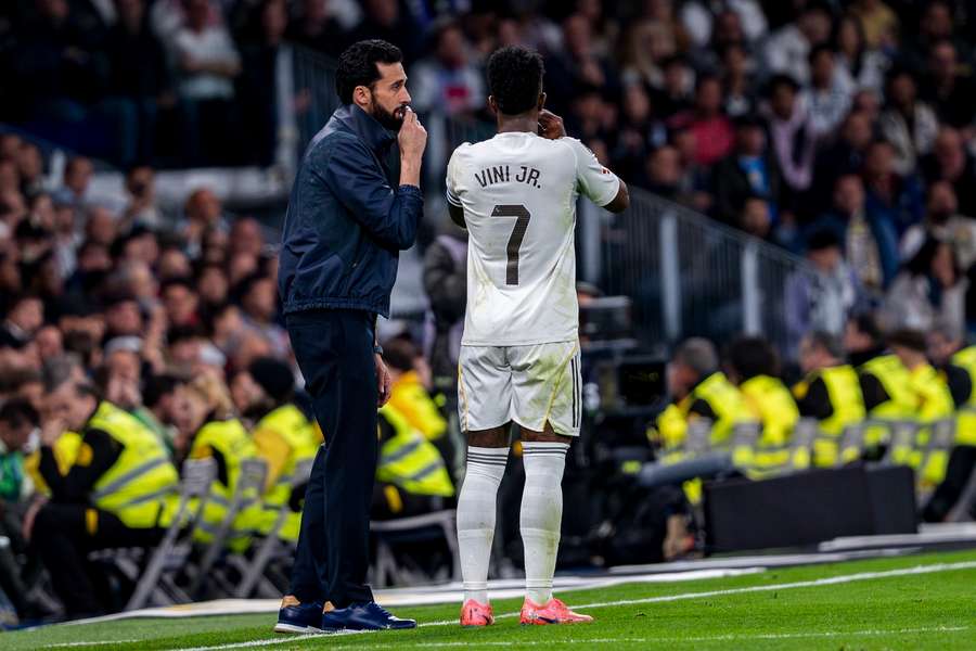Arbeloa și Vinicius Junior Arbeloa și Vinicius Junior