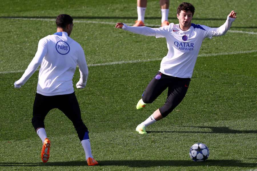 Joao Neves et Achraf Hakimi à l'entraînement le 3 novembre 2025. Joao Neves et Achraf Hakimi à l'entraînement le 3 novembre 2025.