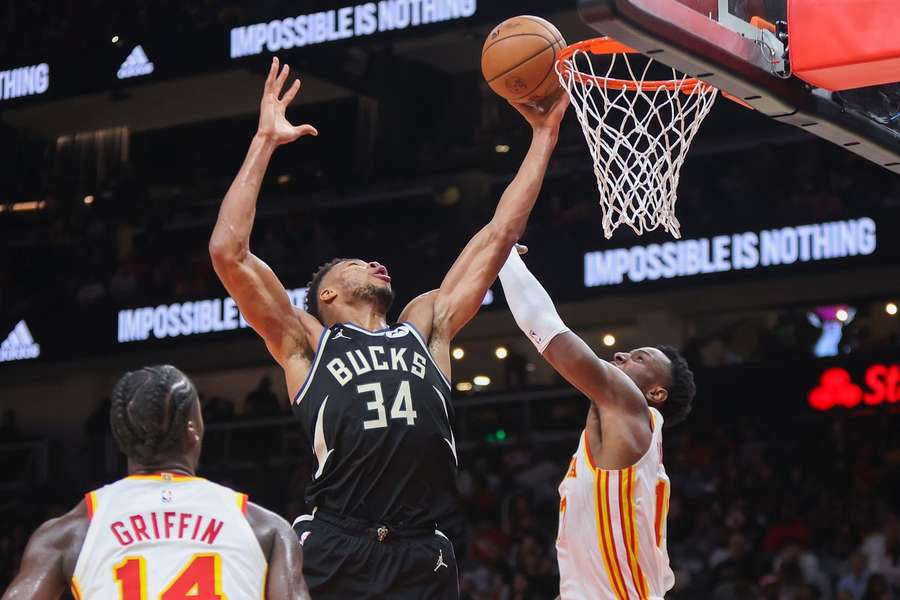 Atlanta Hawks - Milwaukee Bucks s-a încheiat cu scorul de 117-98.