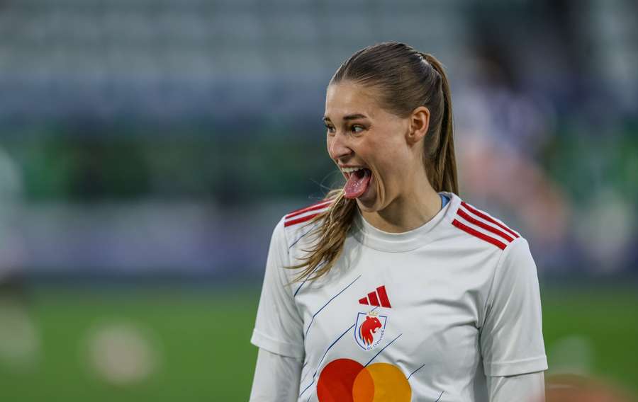 OL-Spielerin Brand bei ihrer temporären Rückkehr nach Wolfsburg OL-Spielerin Brand bei ihrer temporären Rückkehr nach Wolfsburg