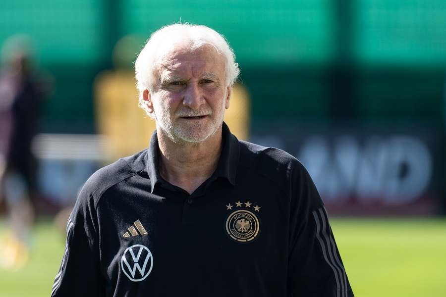 DFB-Sportdirektor Völler hat die USA-Reise der Fußball-Nationalmannschaft verteidigt - zeigt aber auch Verständnis für Skeptiker.