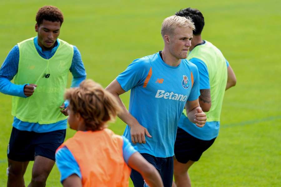 Victor Froholdt no treino do FC Porto