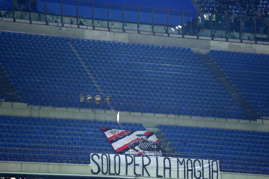 Smutný pohľad na tribúnu Curva Sud. Smutný pohľad na tribúnu Curva Sud.