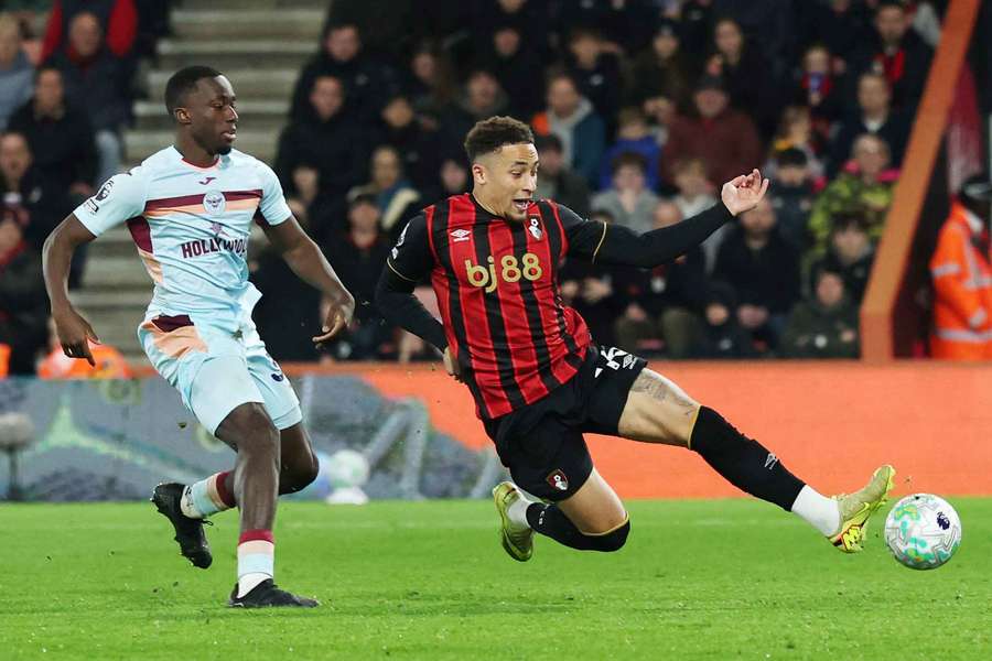 Bournemouth boss Iraola fumes: Tavernier a clear penalty! Bournemouth boss Iraola fumes: Tavernier a clear penalty!