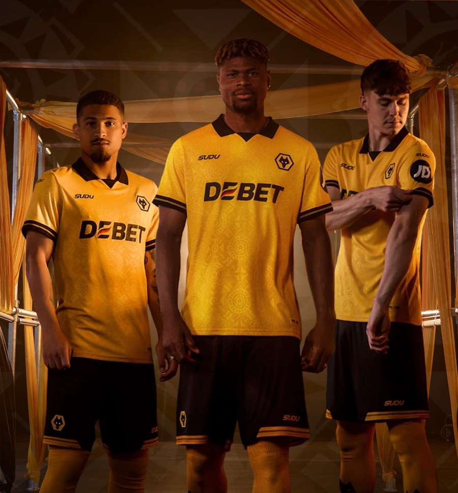 Domácí sada Wolves.