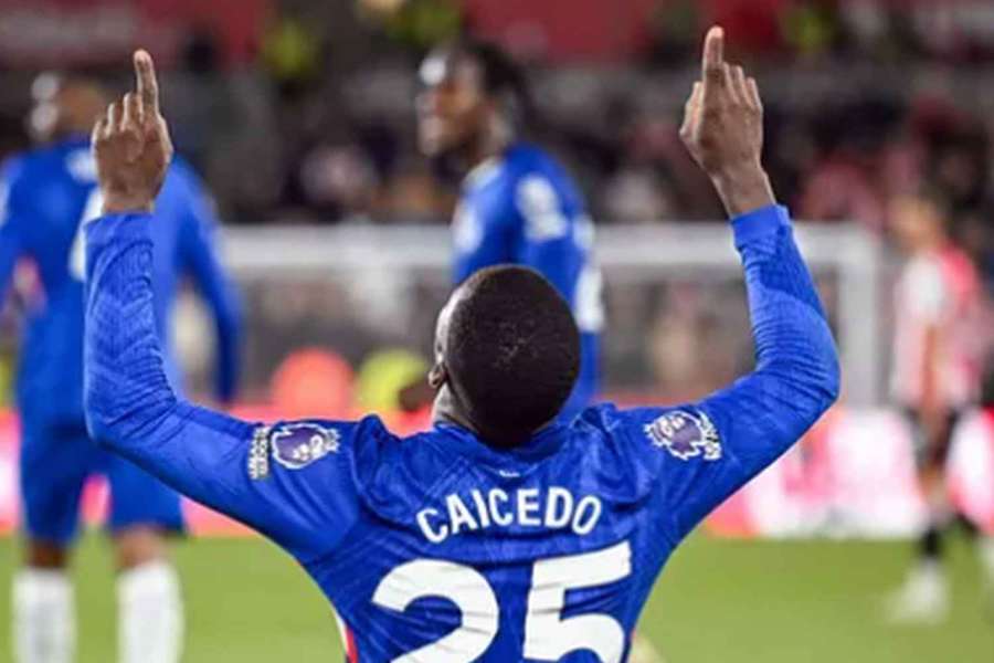 Moisés Caicedo se o víkendu střelecky prosadil proti Liverpoolu