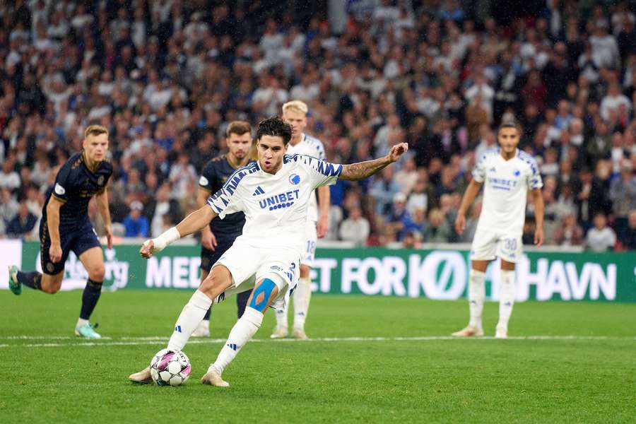 Kevin Diks benutte een penalty voor FC Kopenhagen en won met 2-0