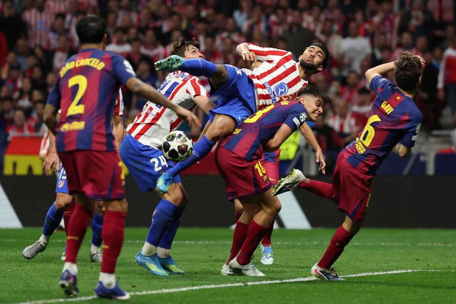 Atlético postúpilo cez Barcelonu do semifinále. Atlético postúpilo cez Barcelonu do semifinále.