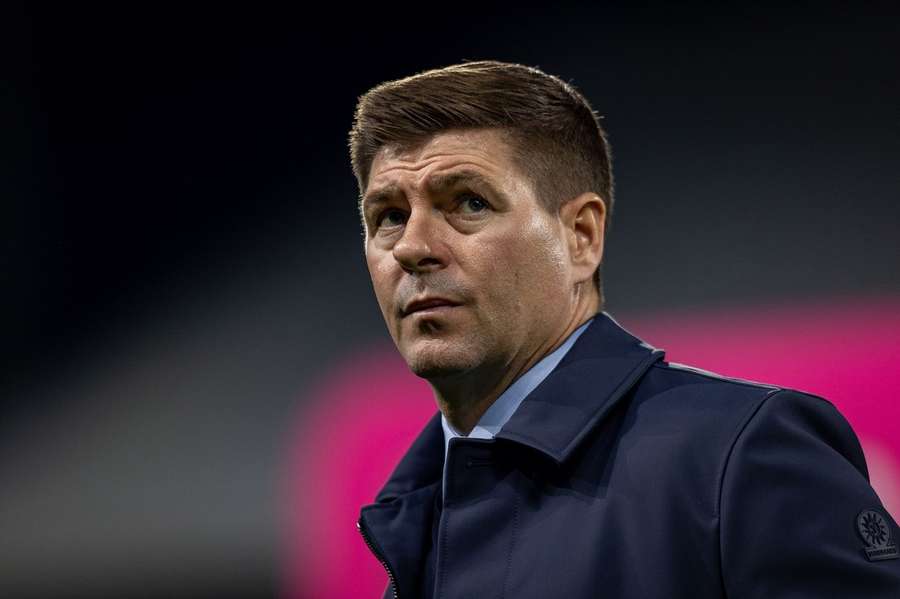 Steven Gerrard a fost demis de la Aston Villa după o înfrângere suferită în fața lui Fulham (0-3)