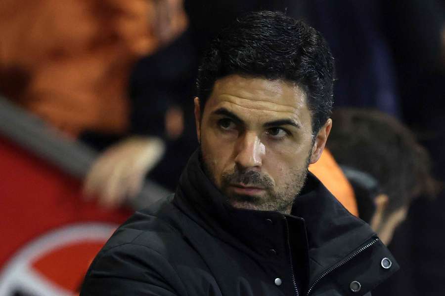 Arsenal vypadol po penaltovom rozstrele. Arsenal vypadol po penaltovom rozstrele.