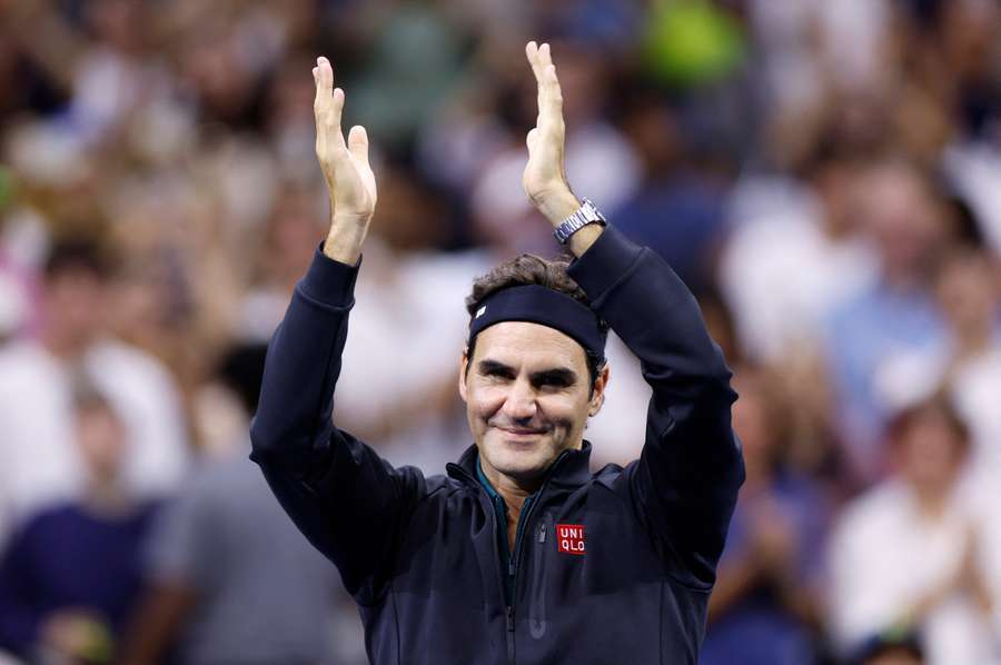 Federer mulțumește publicului pentru susținere Federer mulțumește publicului pentru susținere