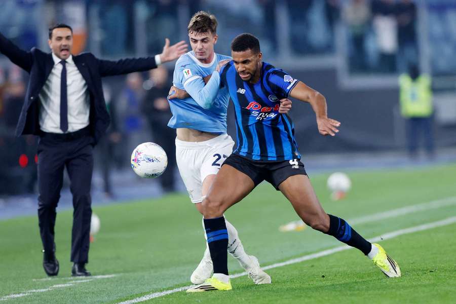 Isak Hien contro Daniel Maldini