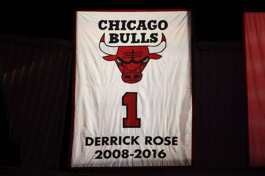 Derrick Rose foi homenageado pelos Bulls Derrick Rose foi homenageado pelos Bulls