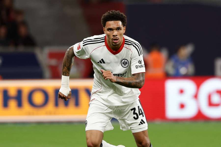 Nnamdi Collins im Trikot von Eintracht Frankfurt