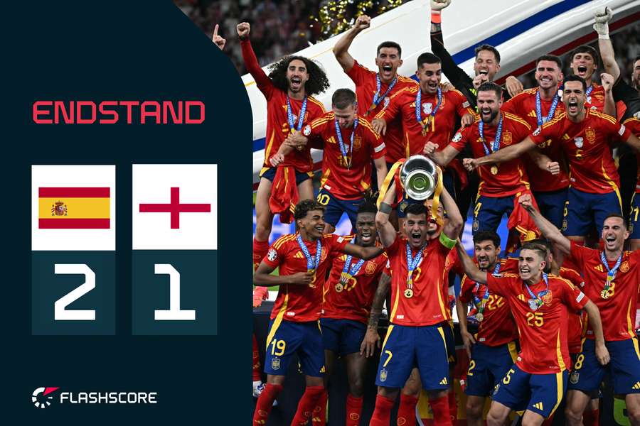 Das spanische Team feiert den Gewinn der EM 2024