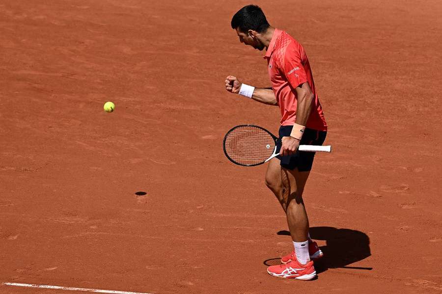 Djokovic a célébré avec rage son point qui lui a permis de mener 2-0 dans le troisième set.  