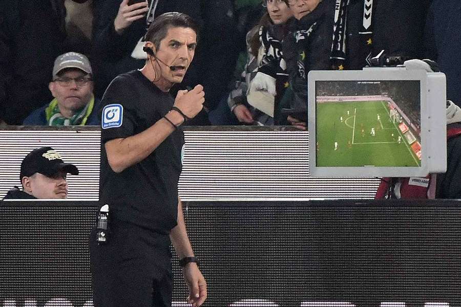 Der erfahrene DFB-Schiri Deniz Aytekin