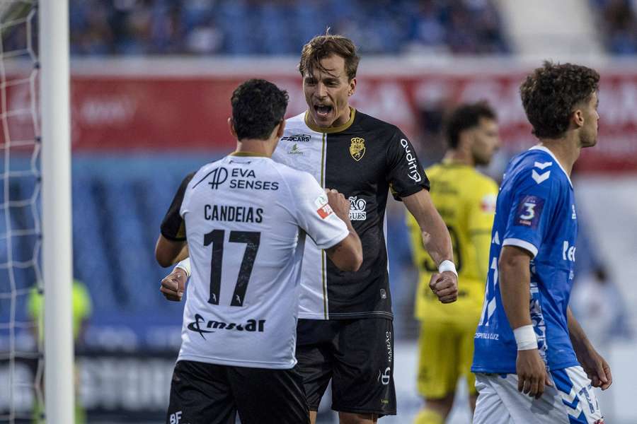 Farense resistiu para aguentar o nulo durante os 90 minutos Farense resistiu para aguentar o nulo durante os 90 minutos