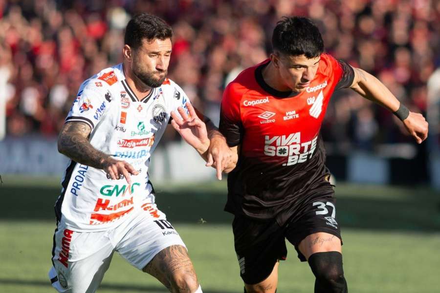 Operário e Athletico-PR empataram em 2 a 2 no primeiro turno