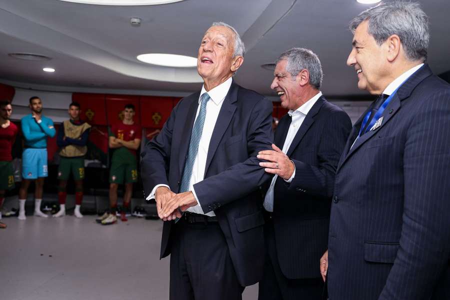 Marcelo Rebelo de Sousa viu jogo com Nigéria em Alvalade e foi ao balneário