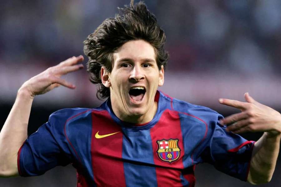 Messi marcou o primeiro gol no Barcelona em 2005, no Camp Nou