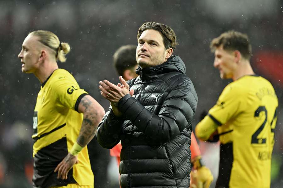 Terzic applauds the Dortmund fans