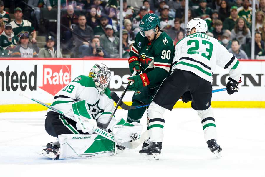 NHL, nella notte dei playoff Dallas ed Edmonton portano le loro serie sul 2-2