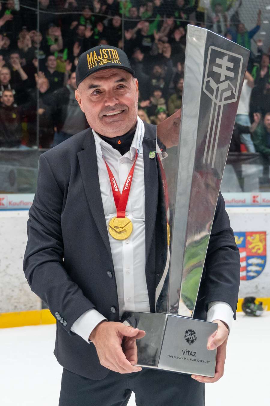 Bokroš sa nedávno tešil z titulu v Slovenskej hokejovej lige.