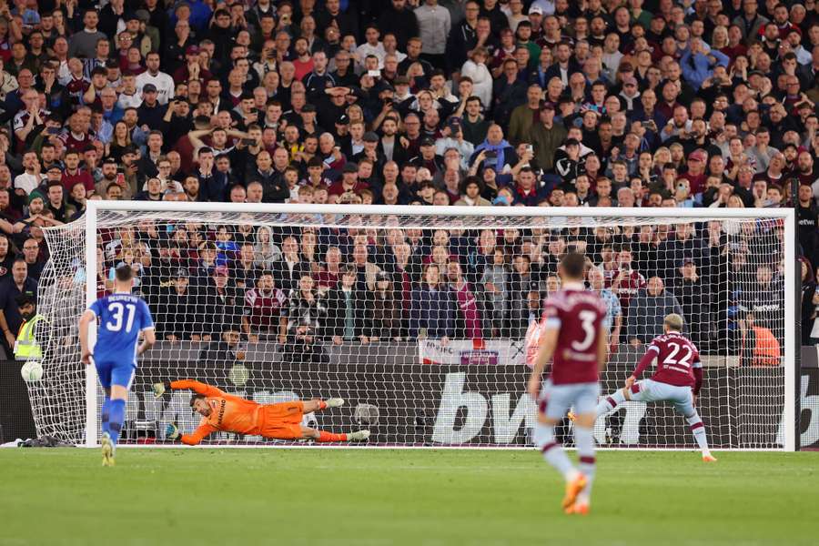 Said Benrahma slots home his penalty to get the Hammers back on level terms
