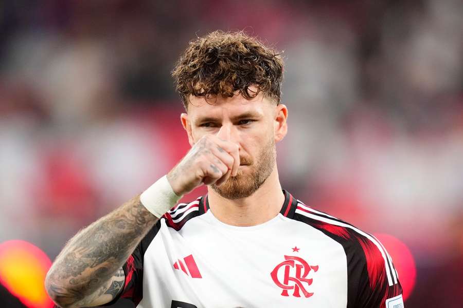 Léo Pereira finalizou duas vezes contra o Vasco e é uma arma do Flamengo