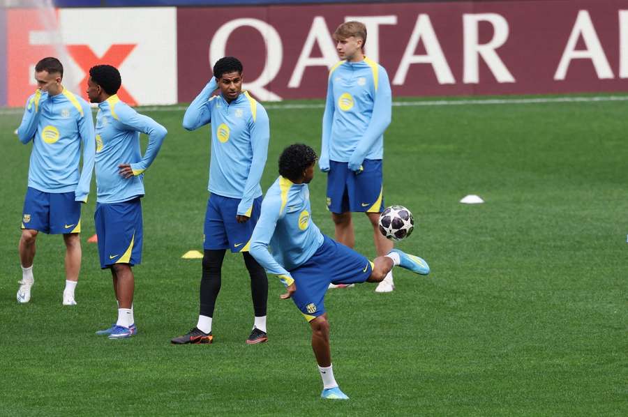 Hiszpańskie media: Barcelona przed ostateczną bitwą z Atletico Madryt Hiszpańskie media: Barcelona przed ostateczną bitwą z Atletico Madryt