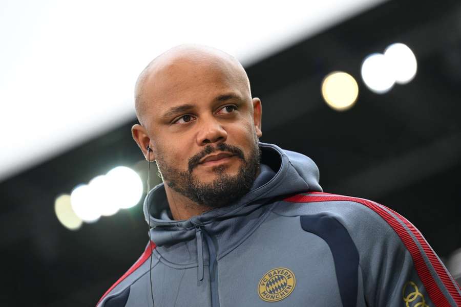 Vincent Kompany teve de interromper o treino do Bayern esta sexta-feira Vincent Kompany teve de interromper o treino do Bayern esta sexta-feira