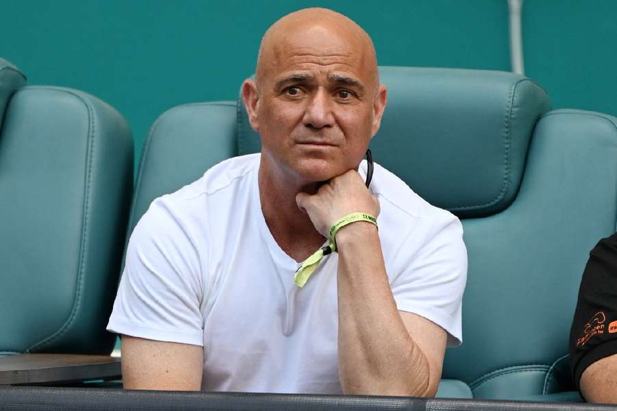 Agassi è uno dei migliori tennisti della storia.