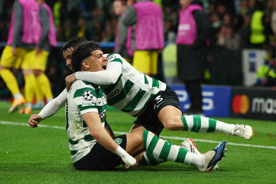 Maxi Araújo, celebrando