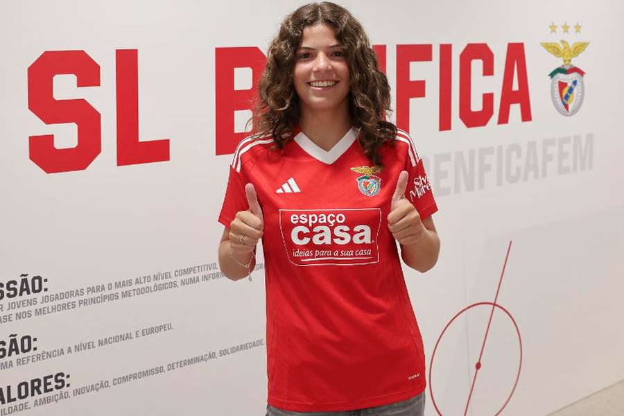 Carolina Tristão com as cores do Benfica