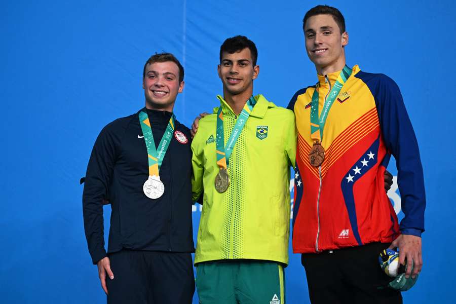 O pódio na prova do brasileiro Guilherme Costa O pódio na prova do brasileiro Guilherme Costa