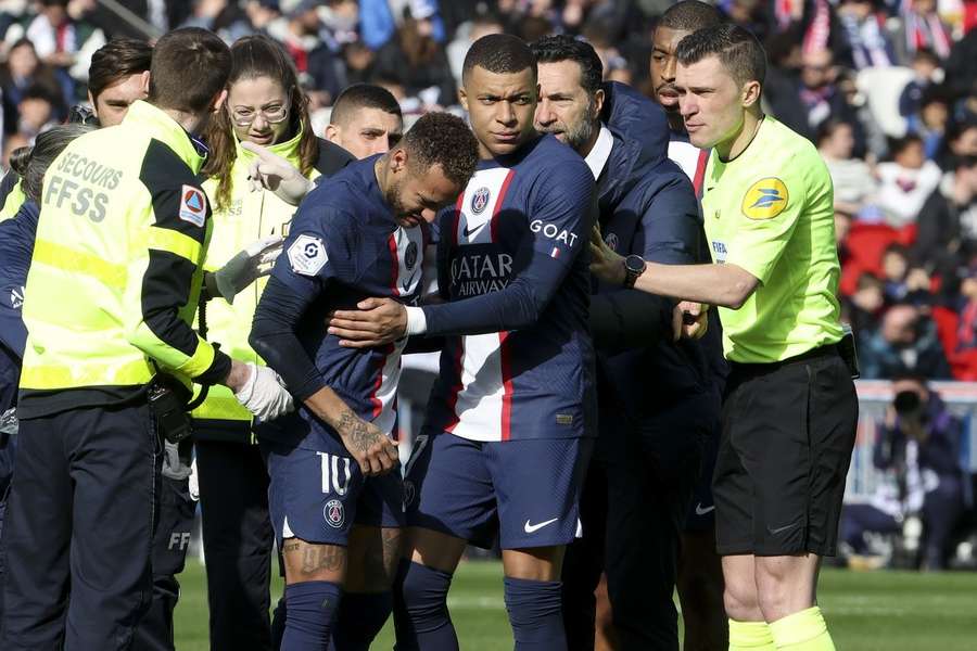 Neymar verletzt sich beim Spiel gegen Lille