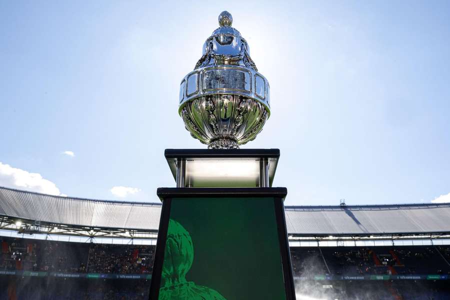 The KNVB Beker trophy, also known as the 'Pine cone'
